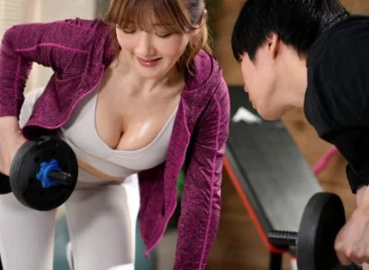 Cặp đôi chàng trai số hưởng và nữ PT gợi cảm phang nhau
