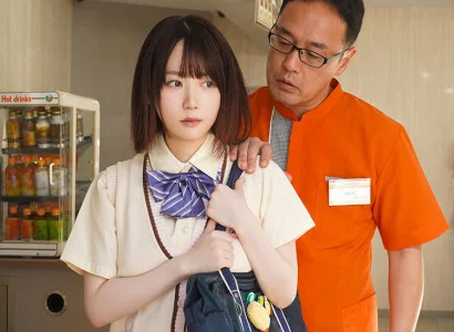 Quản lý xử lý hành vi lấy trộm đồ của em gái trong cửa hàng